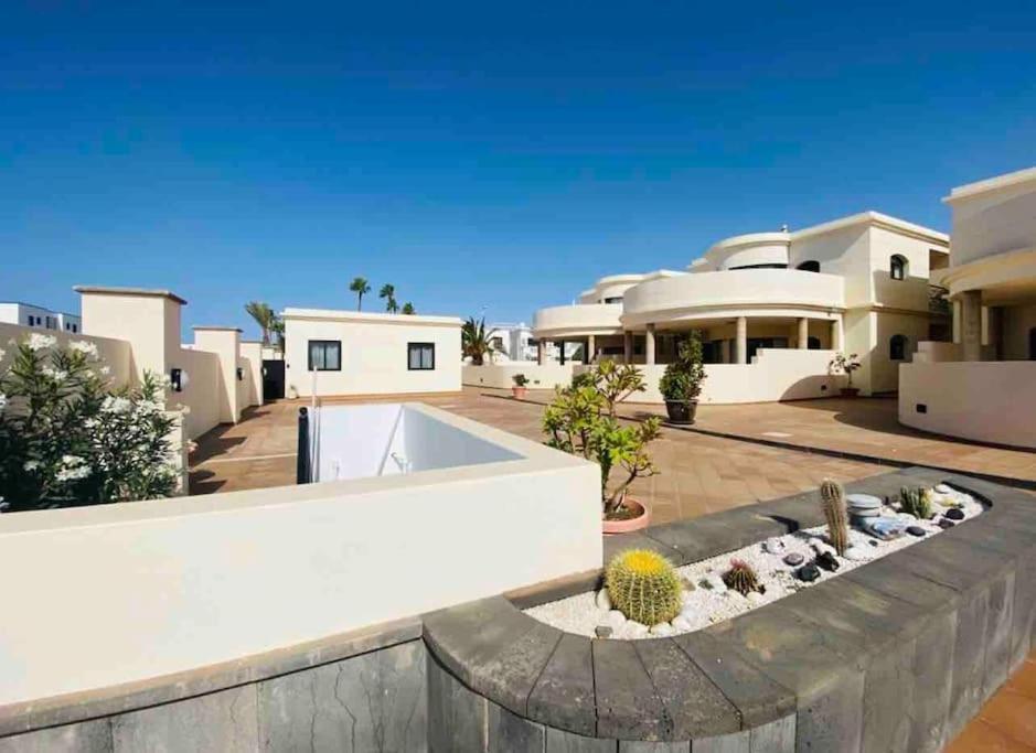 Ferienwohnung Riviera Park 7A - Air Con- Wi-Fi- Uk Channels- 5 Minutes Walking From The Sea Tías Exterior foto